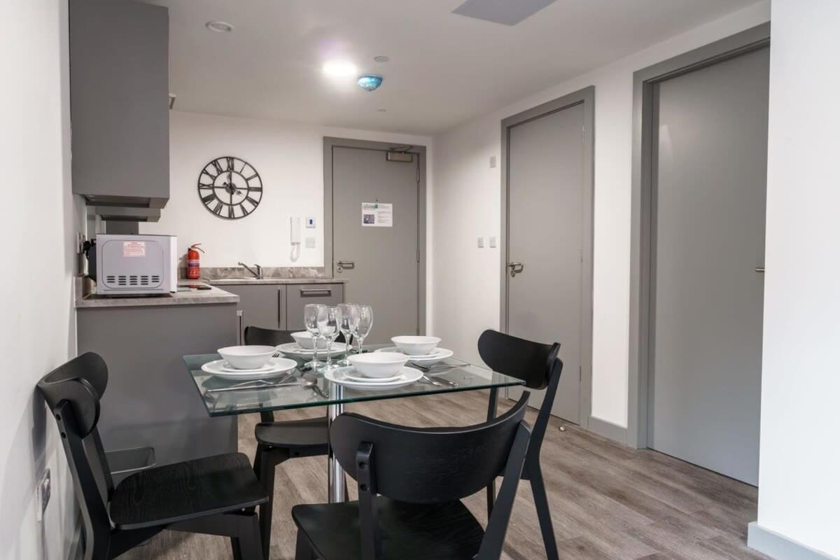 Lovely 1 Bed Apartment In Liverpool Centre Экстерьер фото