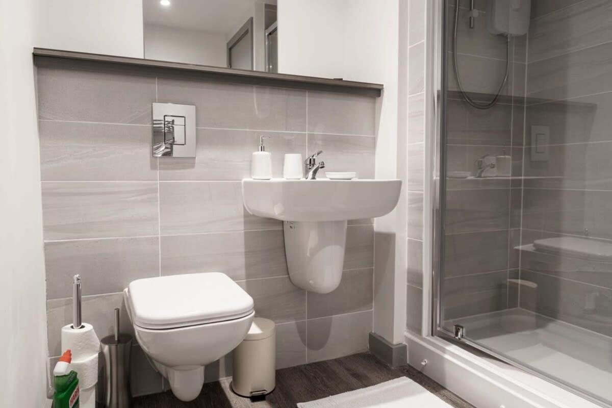 Lovely 1 Bed Apartment In Liverpool Centre Экстерьер фото