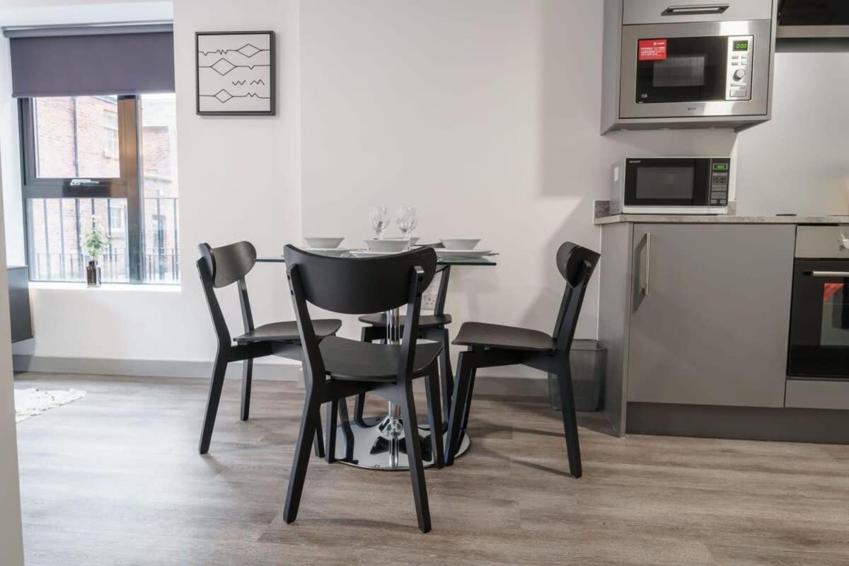 Lovely 1 Bed Apartment In Liverpool Centre Экстерьер фото